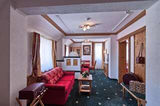 Отель Mercure Sighisoara Binderbubi Hotel & Spa Сигишоара Улучшенный люкс с двуспальной кроватью и диваном-4